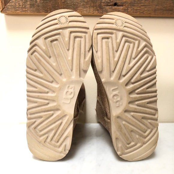 UGG Classic Short II Glitter Gold Boots 1111852K Kids Girls Size US 6 - Picture 10 of 14
